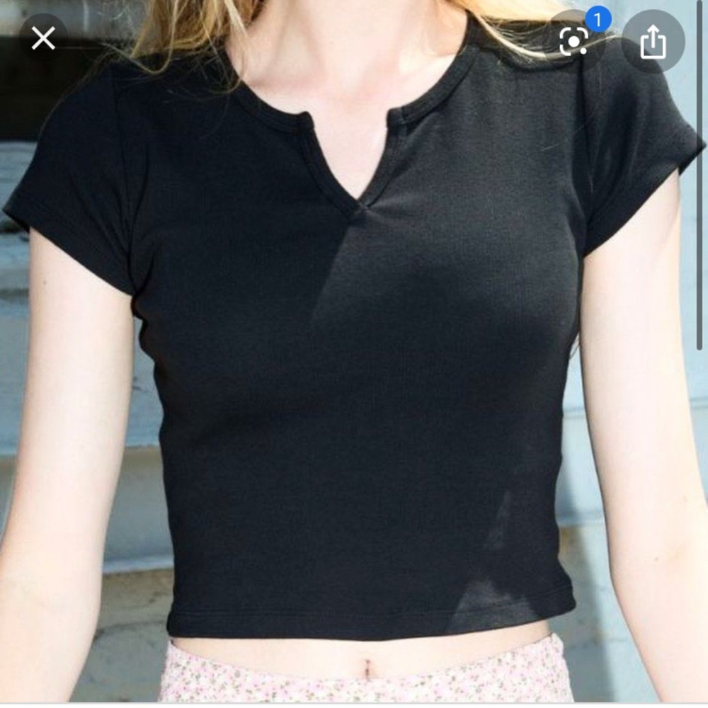 black long sleeved ashlyn top 🖤